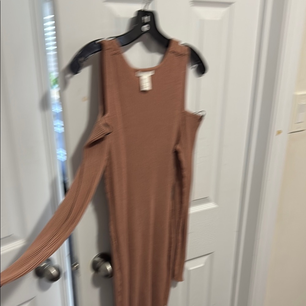 H&M Tan cold Shoulder Bodycon Dress - Picture 6 of 6